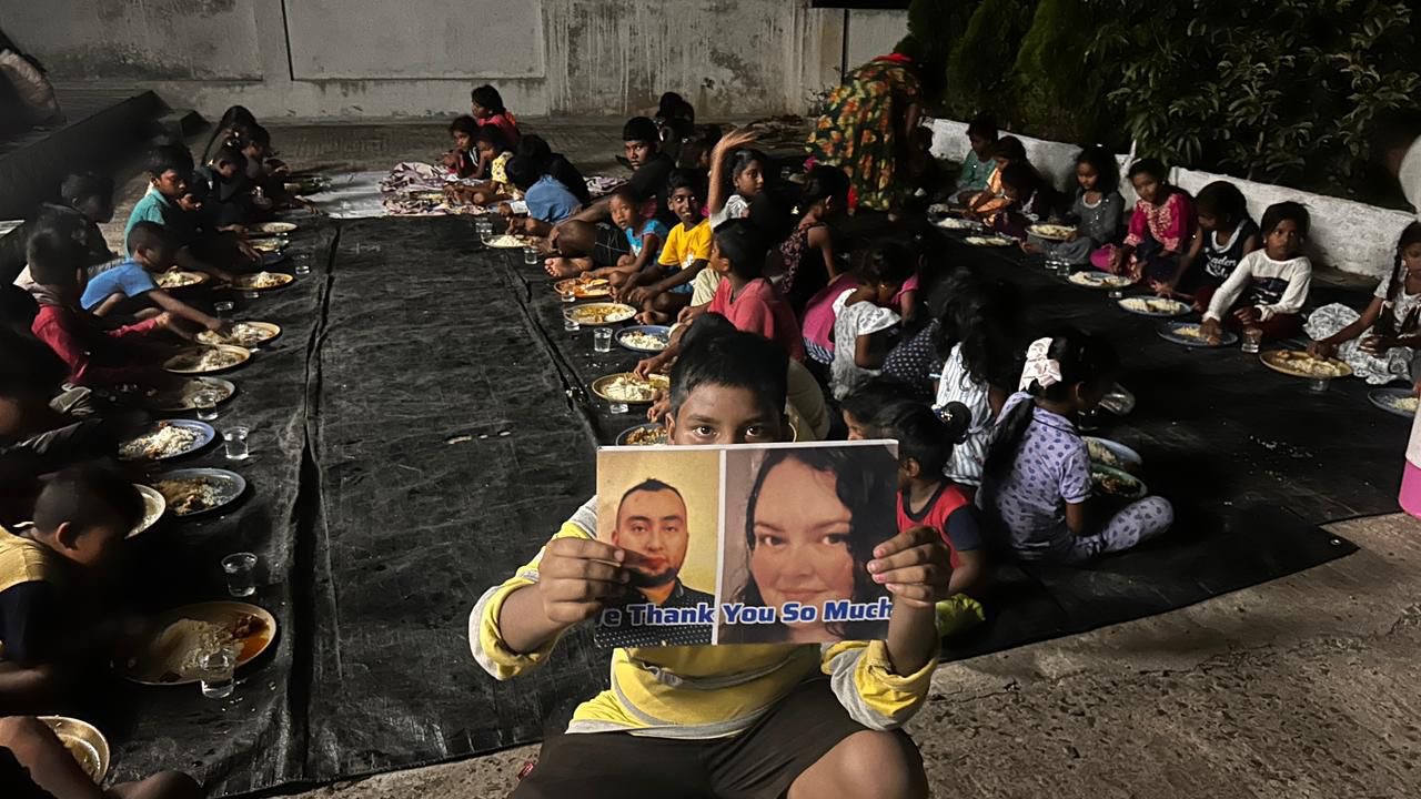 Prayer and Fire India food outreach feeding children